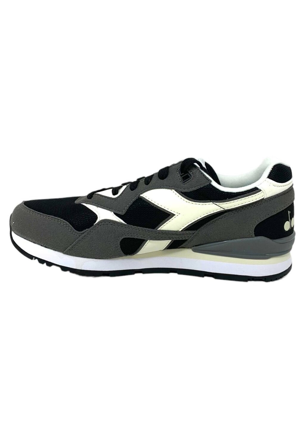 

Низкие кеды Diadora