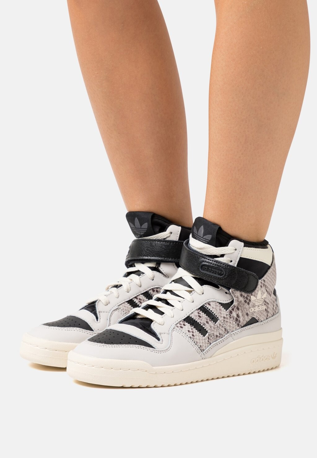 

Кроссовки adidas Originals