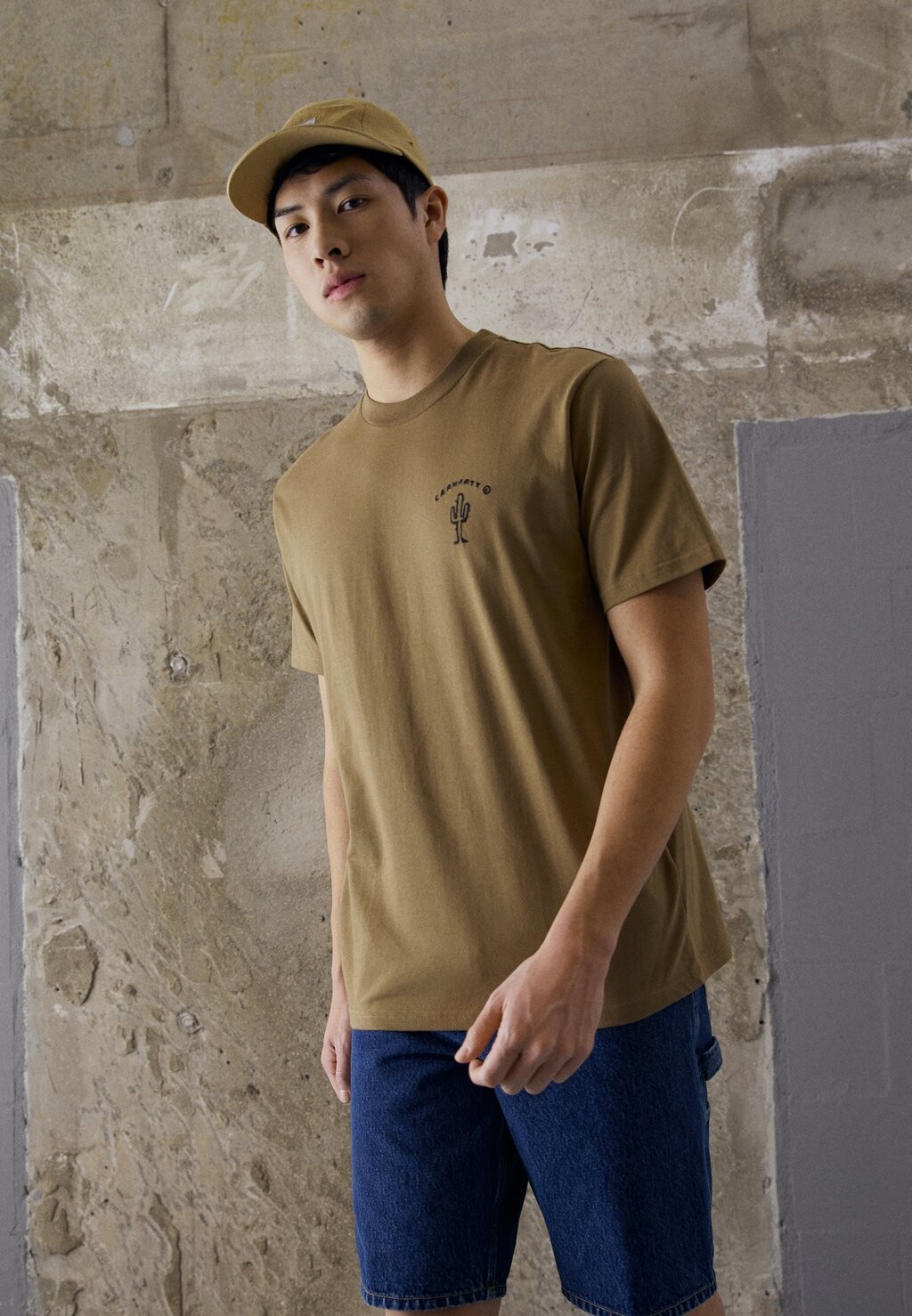 

Футболка с принтом Carhartt WIP, коричневый