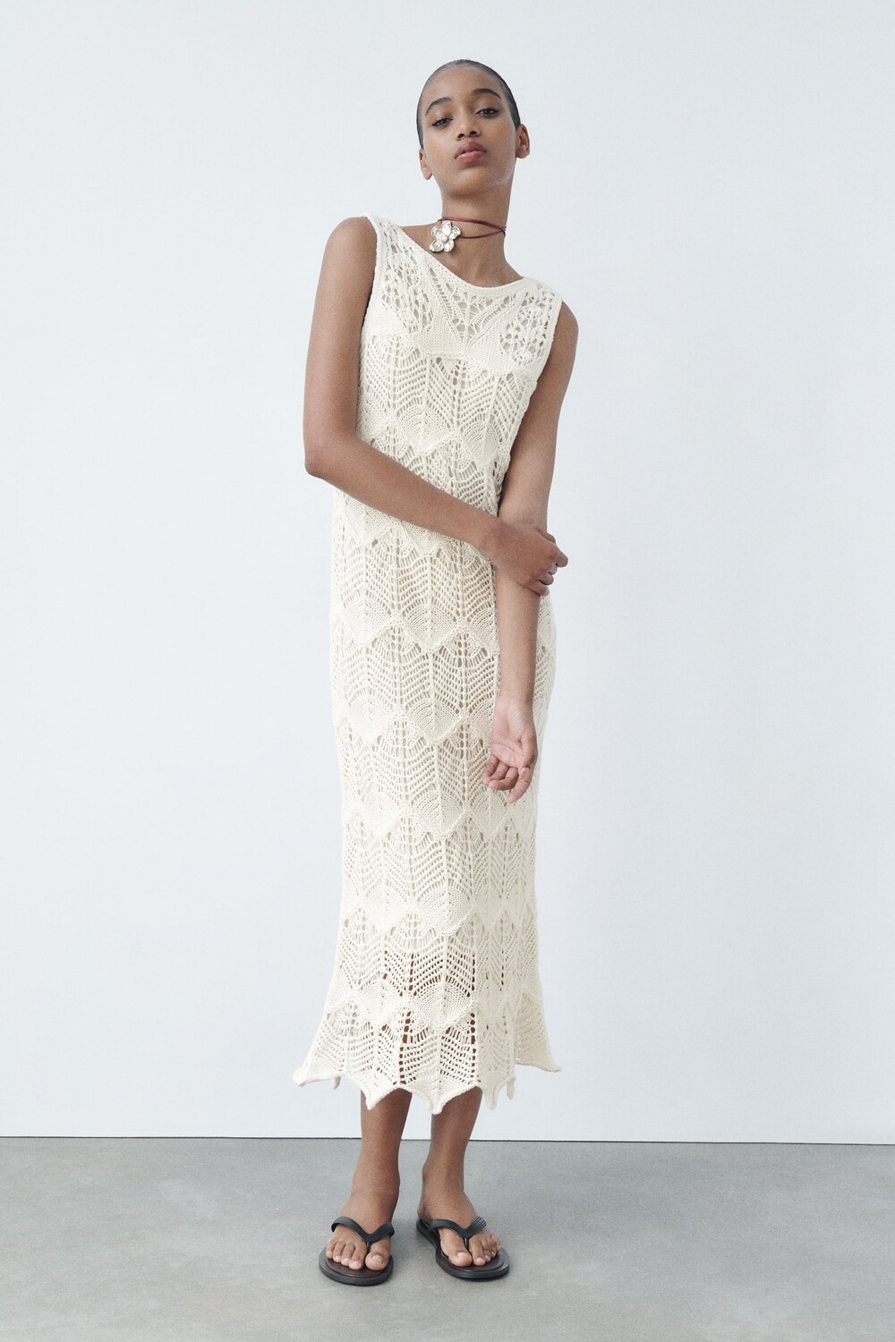 

Платье миди с дырками Zara, экрю