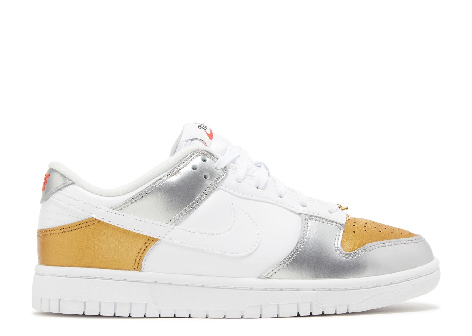 

Кроссовки Nike Wmns Dunk Low Se 'Silver Gold Metallic', белый