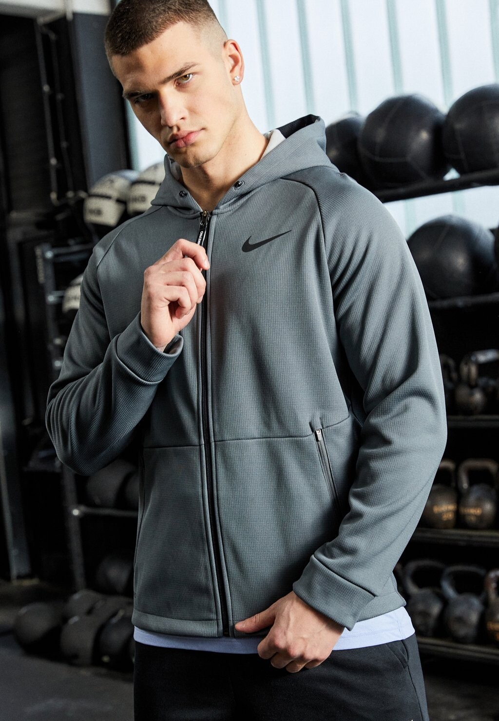 

Спортивная куртка Nike