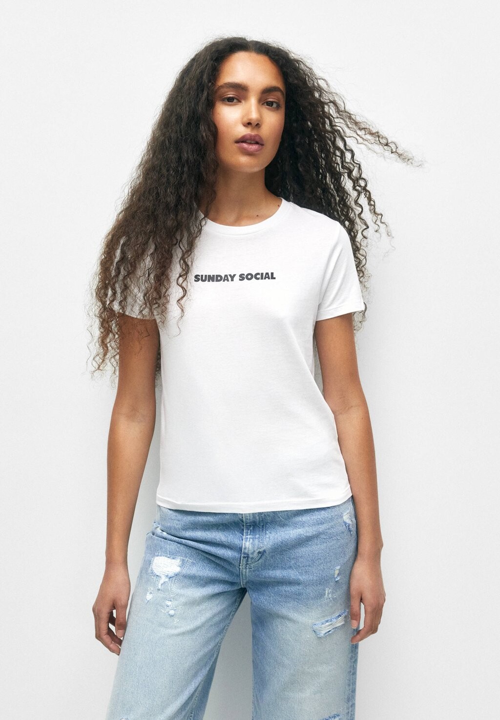 

Футболка с принтом PULL&BEAR, белый