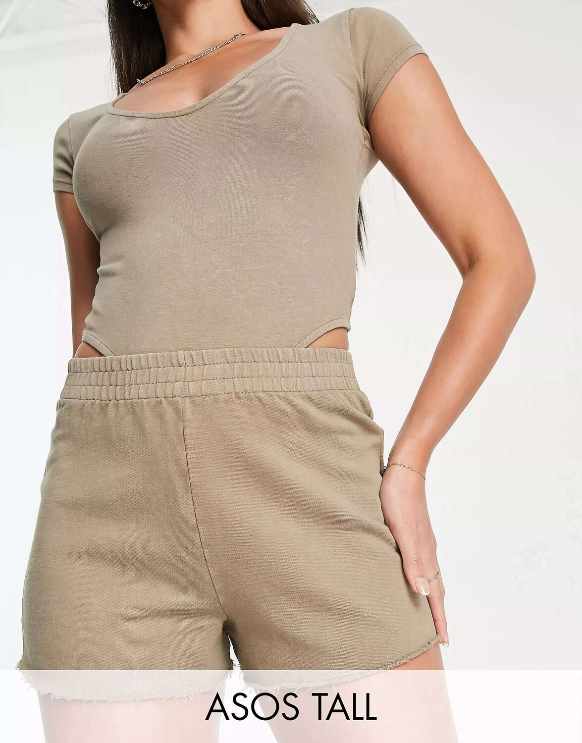 

ASOS DESIGN Tall Короткие шорты для бега с необработанным краем и галечным краем