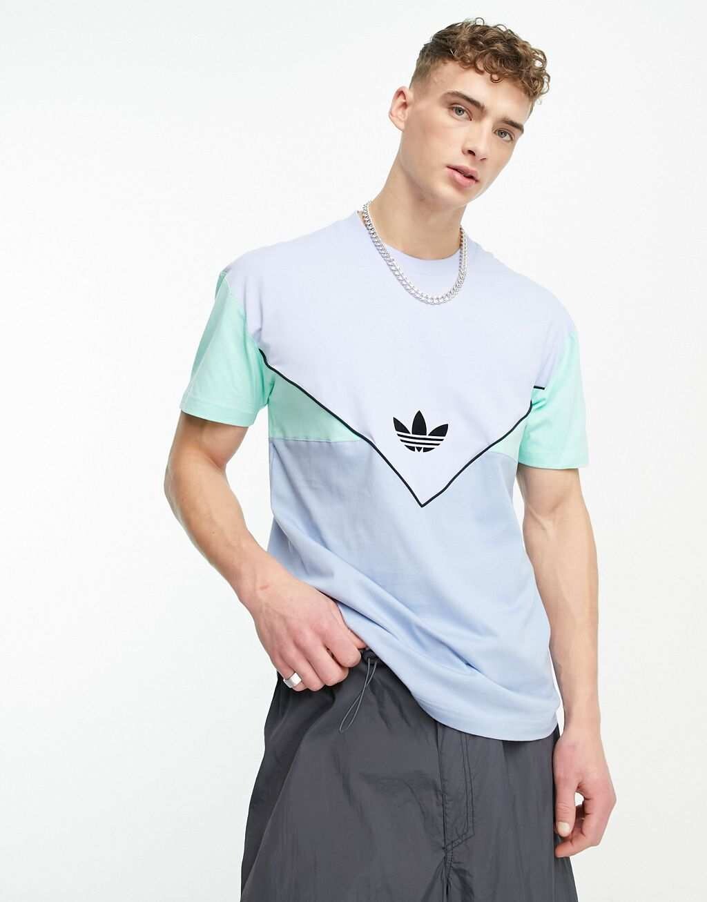 

Зелено-синяя футболка adidas Originals Adicolor Next, Зеленый