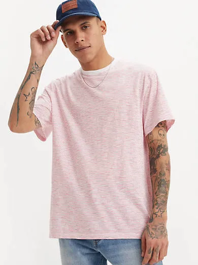 

Незаменимая футболка Levi's, красный