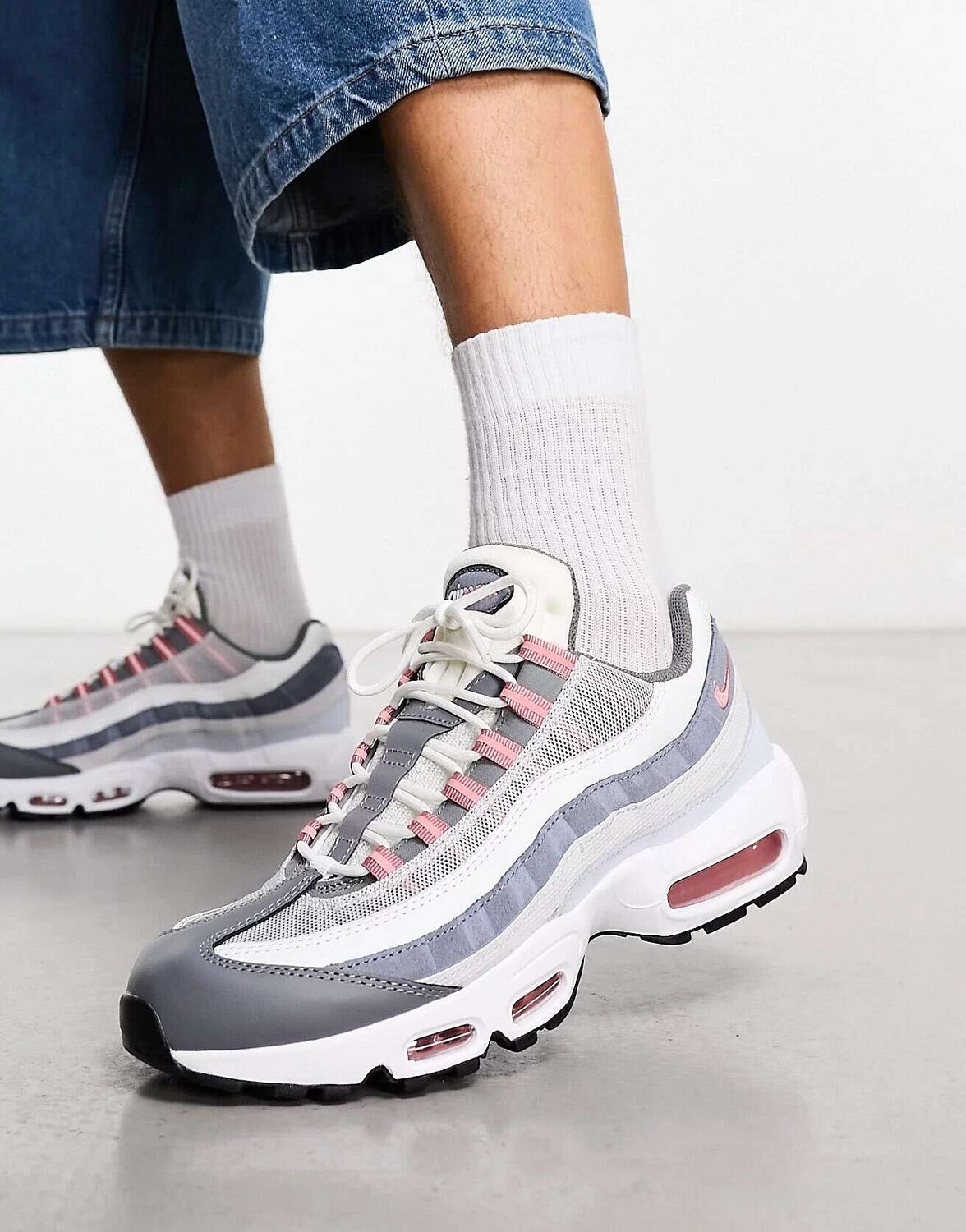 

Кроссовки Nike Air Max 95 Essential серого и белого цветов, Белый