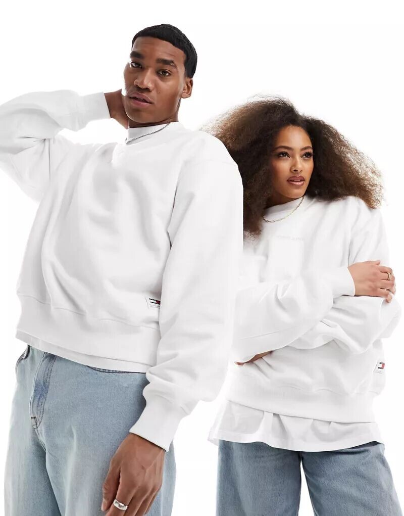 

Белый свитшот свободного кроя с круглым вырезом Tommy Jeans New Classics