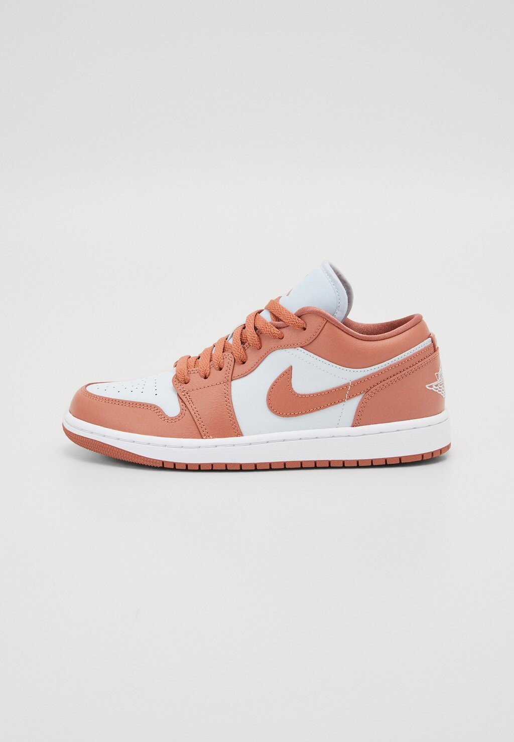 

Низкие кроссовки AIR JORDAN 1 Jordan, чистая платина/оранжевый/белый