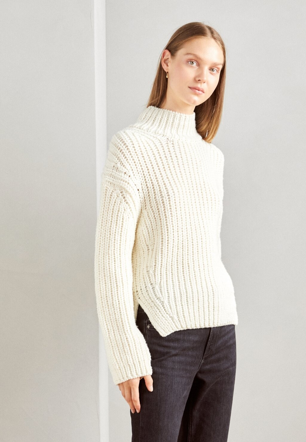 

Свитшот Marc O'Polo ВОРОТНИК-СТОЙКА С ДЛИННЫМ РУКАВОМ, цвет creamy white