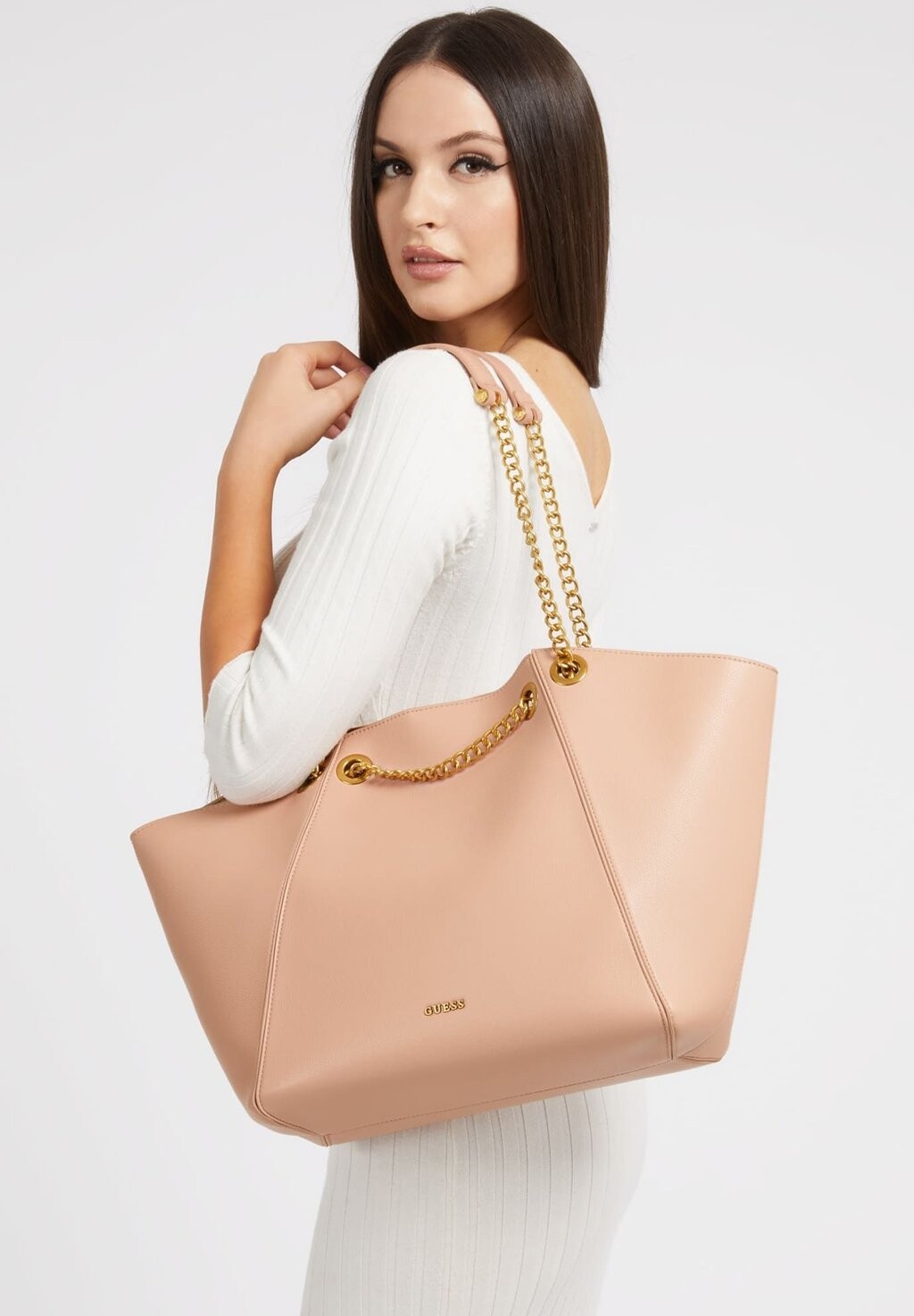 

Сумка Guess Strello с цепочкой 33.3 cm, розовый