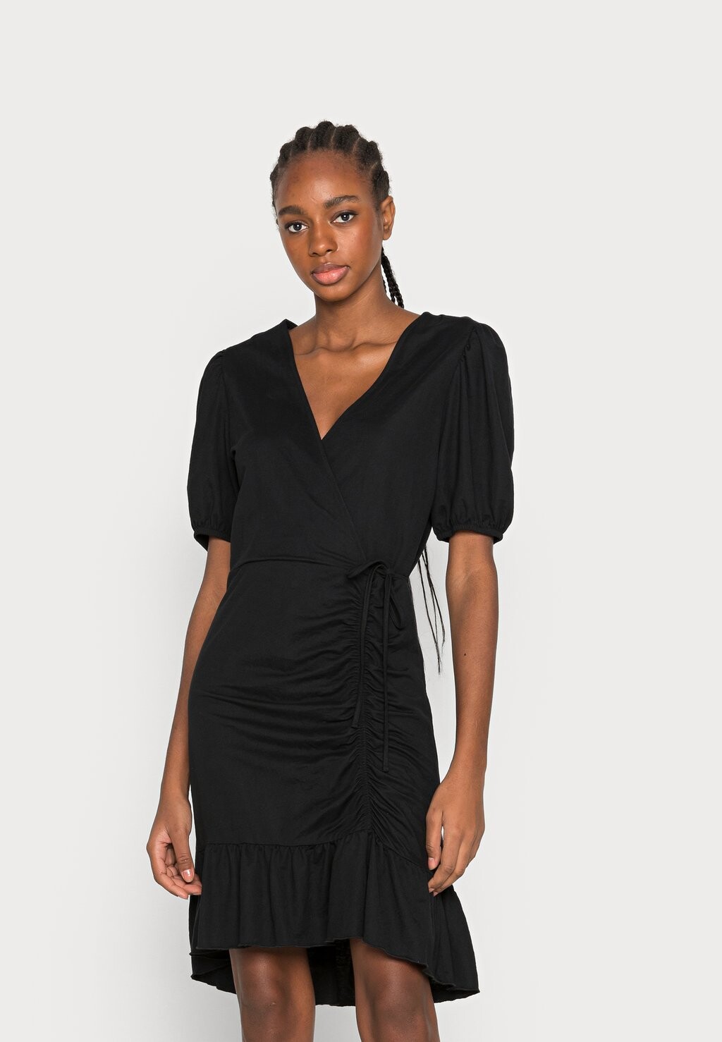 

Летнее платье Gina Tricot, черный