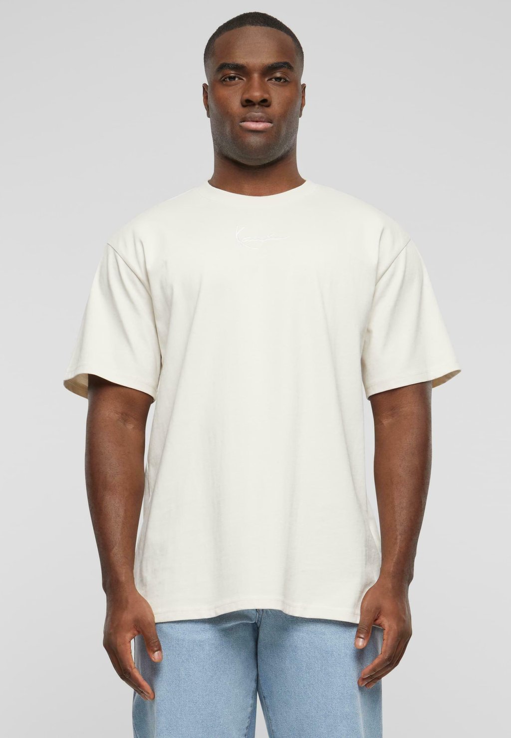 цена Базовая футболка SMALL SIGNATURE ESSENTIAL TEE Karl Kani, цвет off white