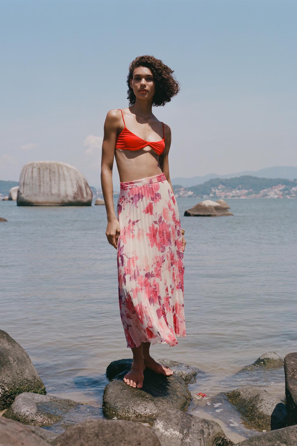 Плиссированная юбка-миди с цветочным принтом с металлической нитью ZARA, белый/розовый женская плиссированная мини юбка из пу кожи с высокой талией