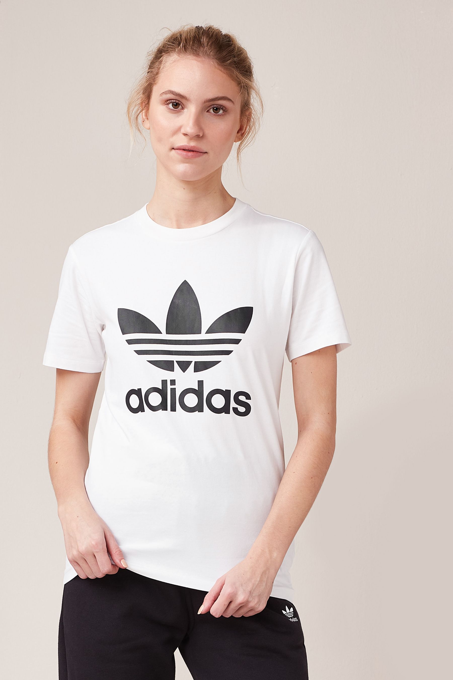 

Футболка adidas Originals с трилистником adidas originals, белый