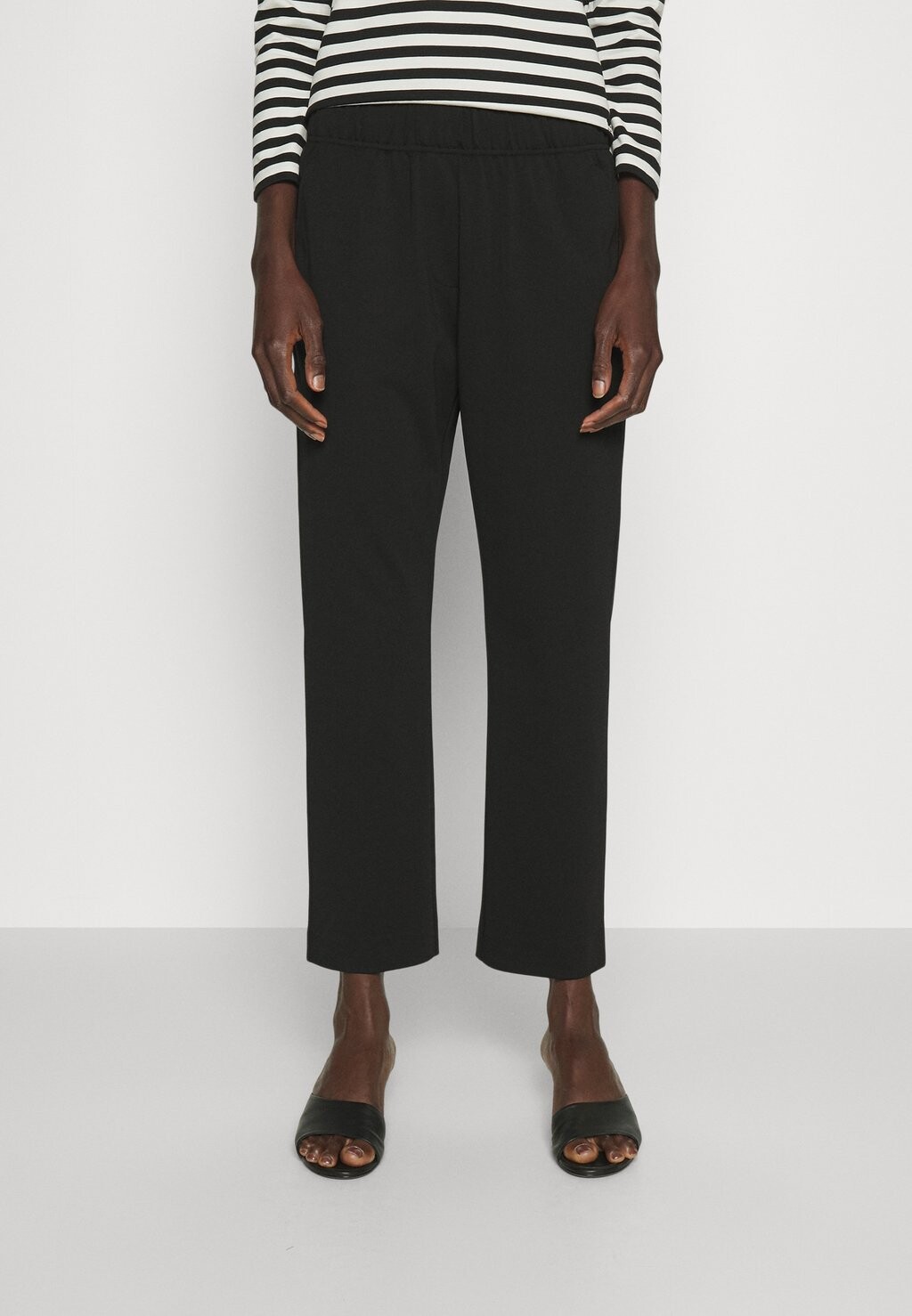 

Спортивные брюки WEEKEND MaxMara, черный