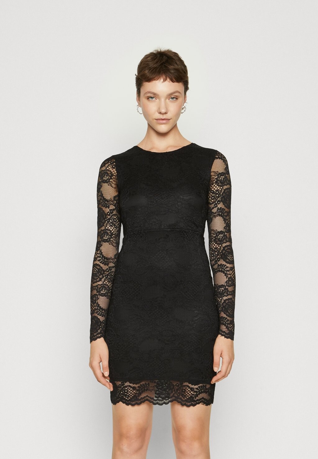 

Элегантное платье Vmsara Short Dress Vero Moda, черный