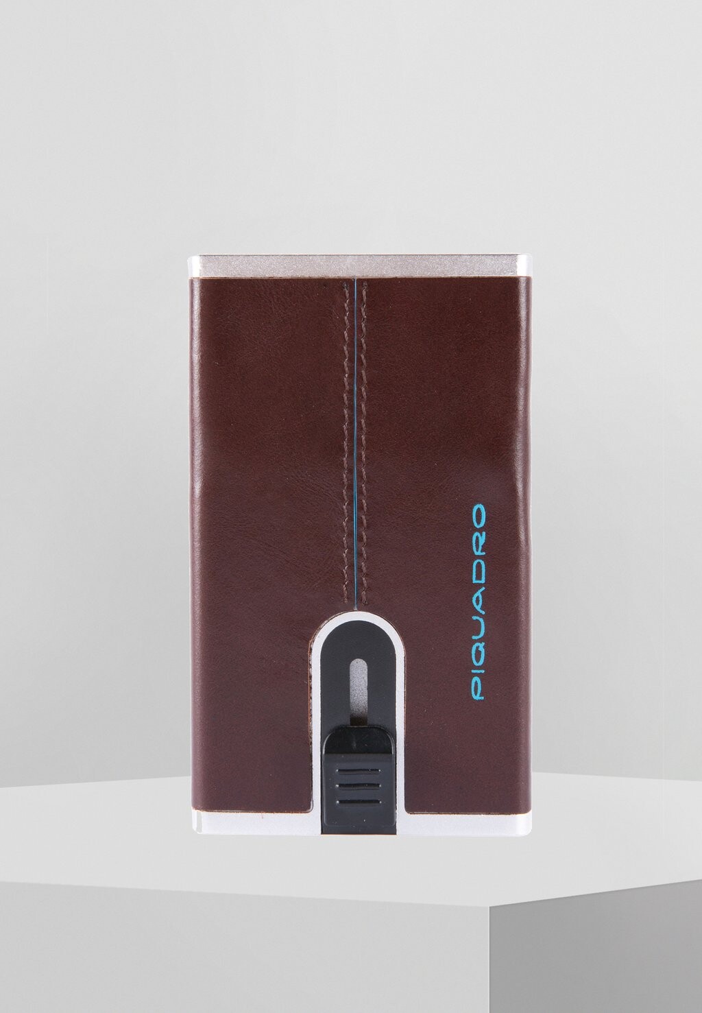 

Кошелек Piquadro, цвет brown