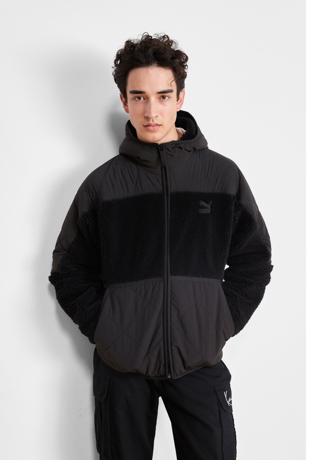 

Куртка для отдыха Puma CLASSICS UTILITY JACKET, черный