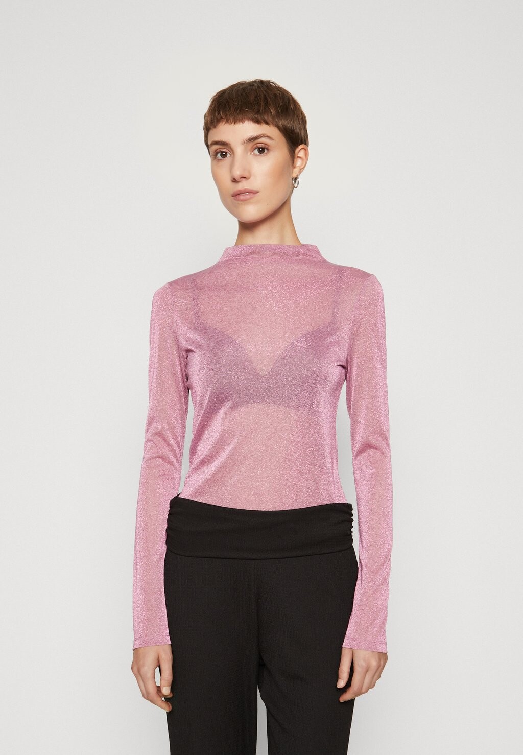 

Футболка с длинным рукавом GLITTER TURTLENECK Gina Tricot, розовый