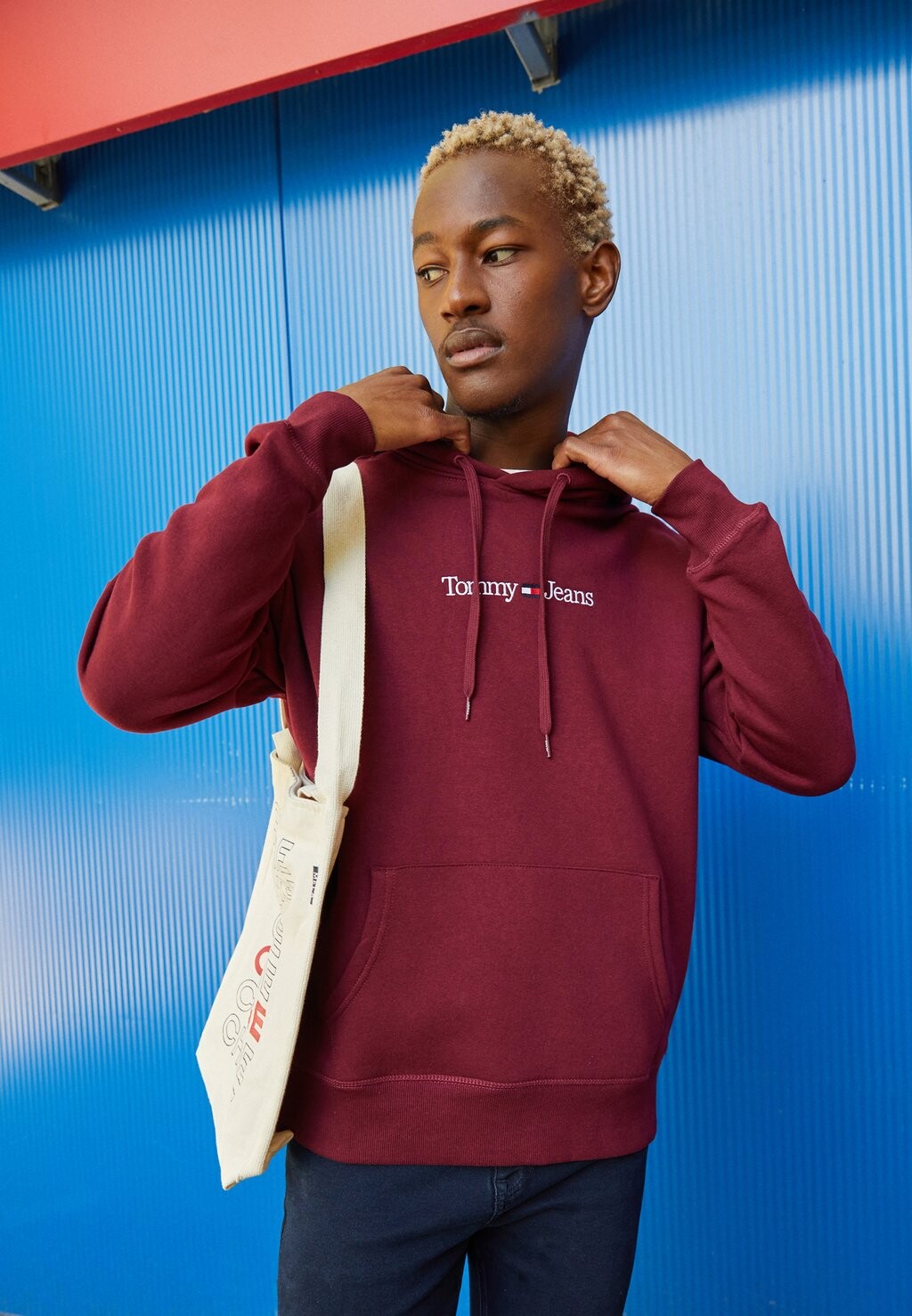 

Толстовка Tommy Jeans