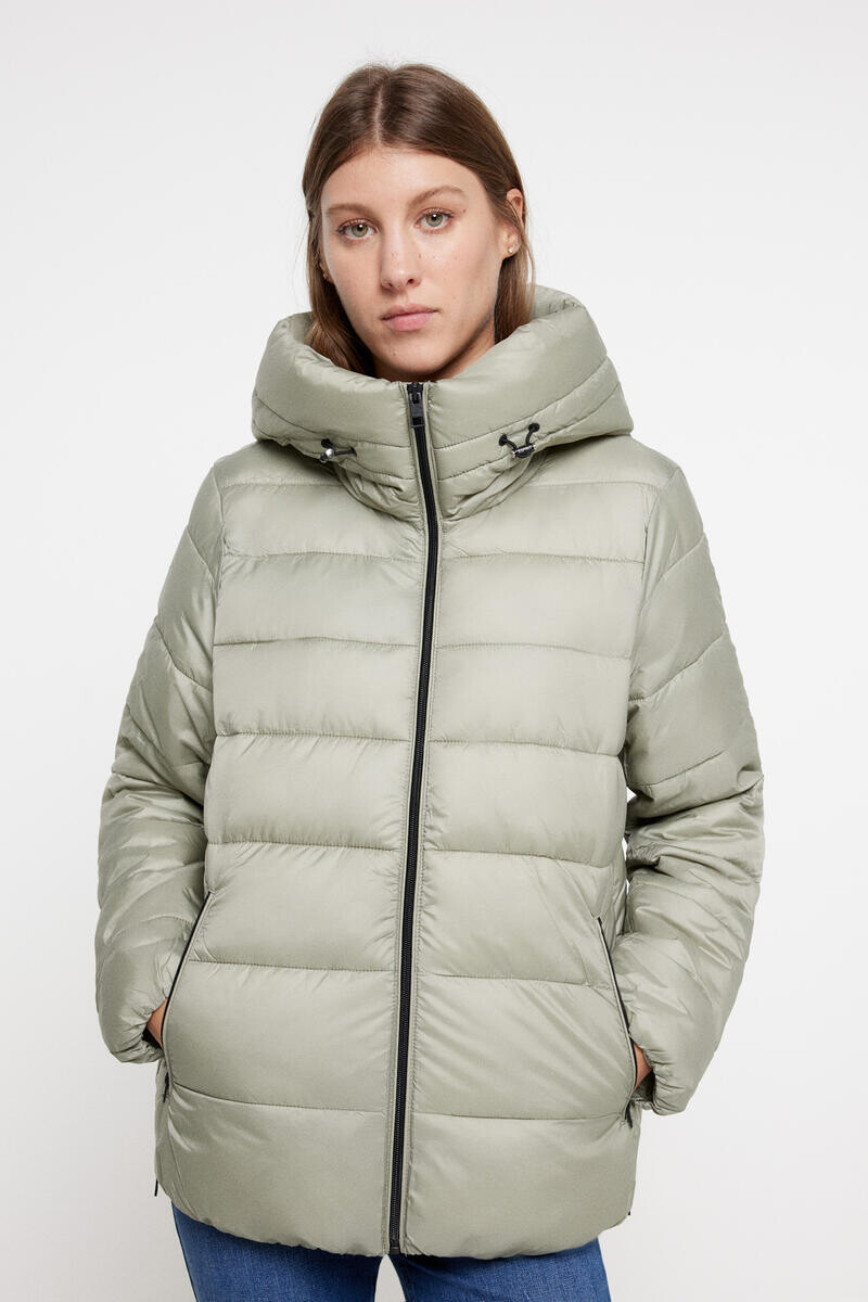 

Короткий пуховик с капюшоном и высоким воротником. Esprit, серый