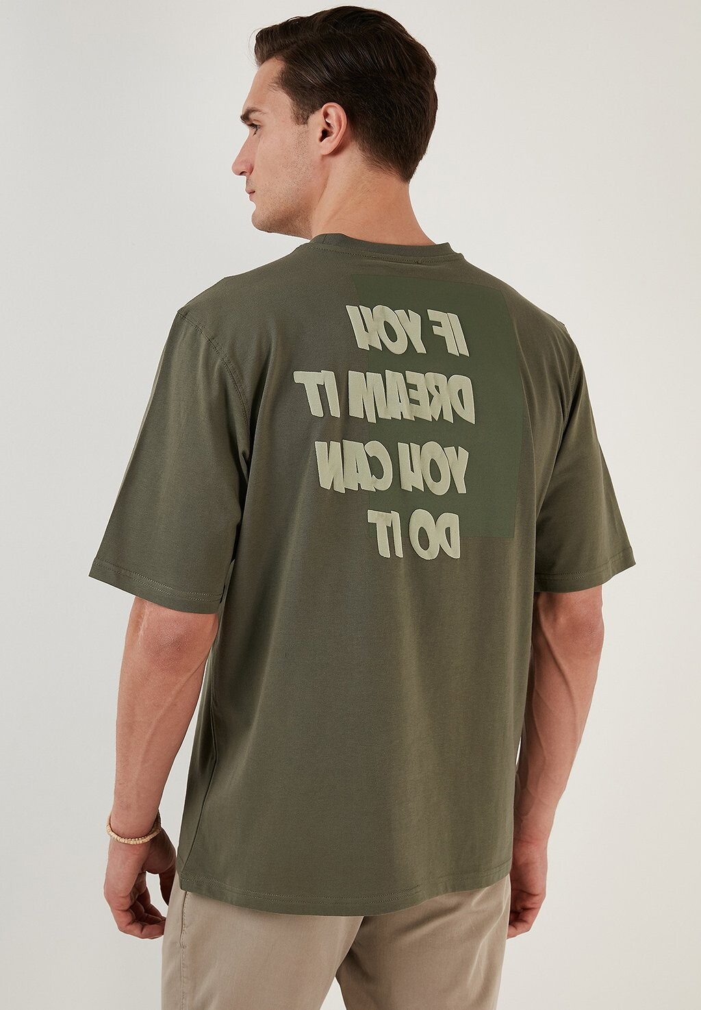 

Футболка с принтом LOOSE FIT Buratti, цвет khaki