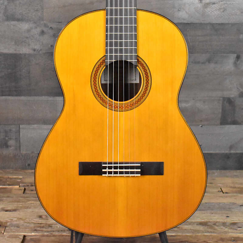 

Акустическая гитара Yamaha CG182C Nylon String Guitar
