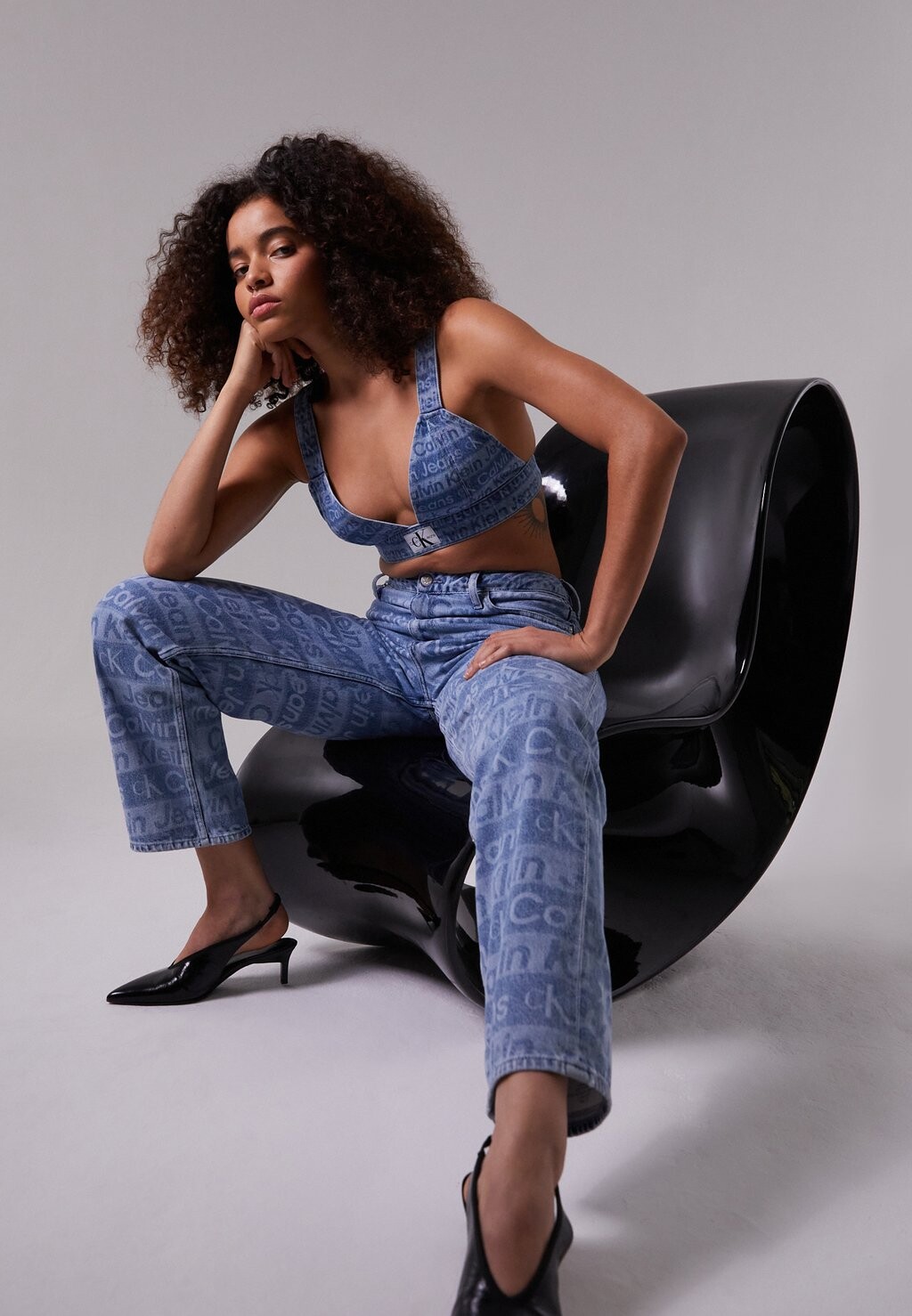 

Блузка Calvin Klein Jeans БРАЛЕТТ, цвет denim light
