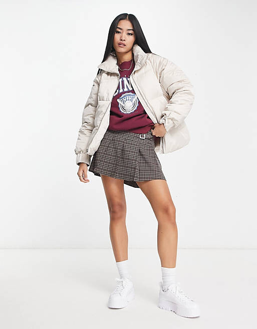 

Светло-серая куртка-пуховик из атласного нейлона Abercrombie & Fitch, Серый
