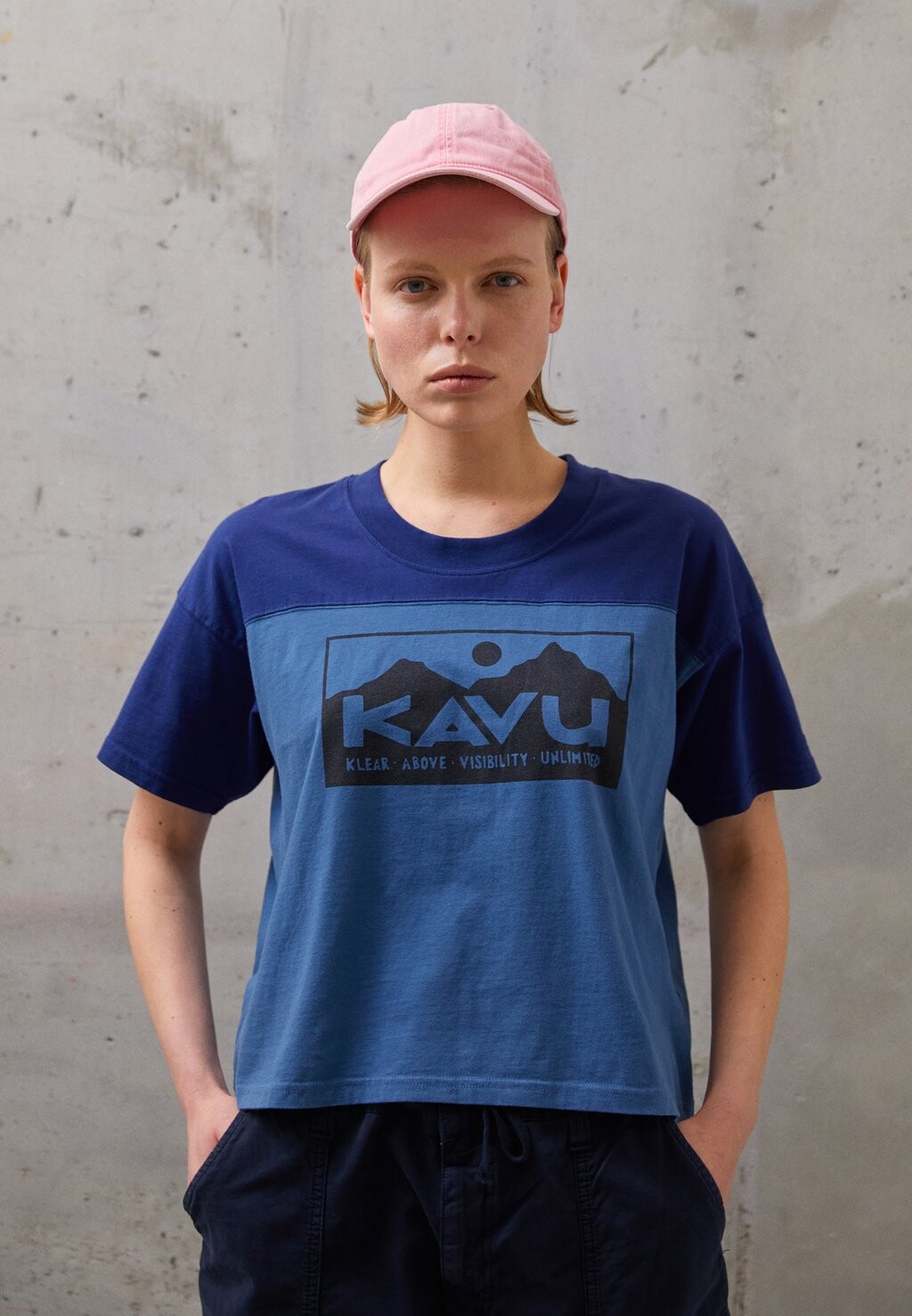 

Футболка с принтом KAVU, синий