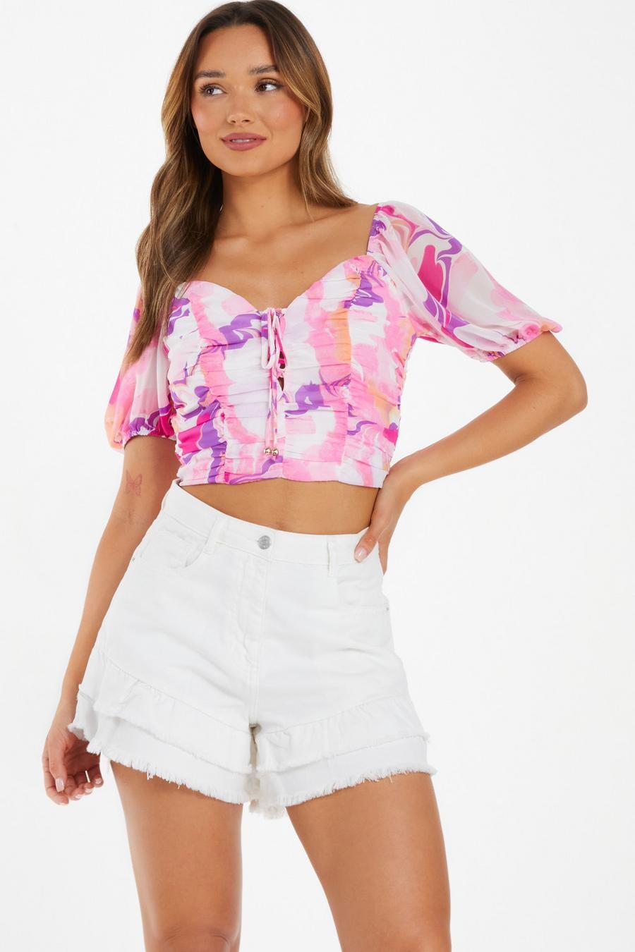 

Белые джинсовые шорты с оборками QUIZ Clothing
