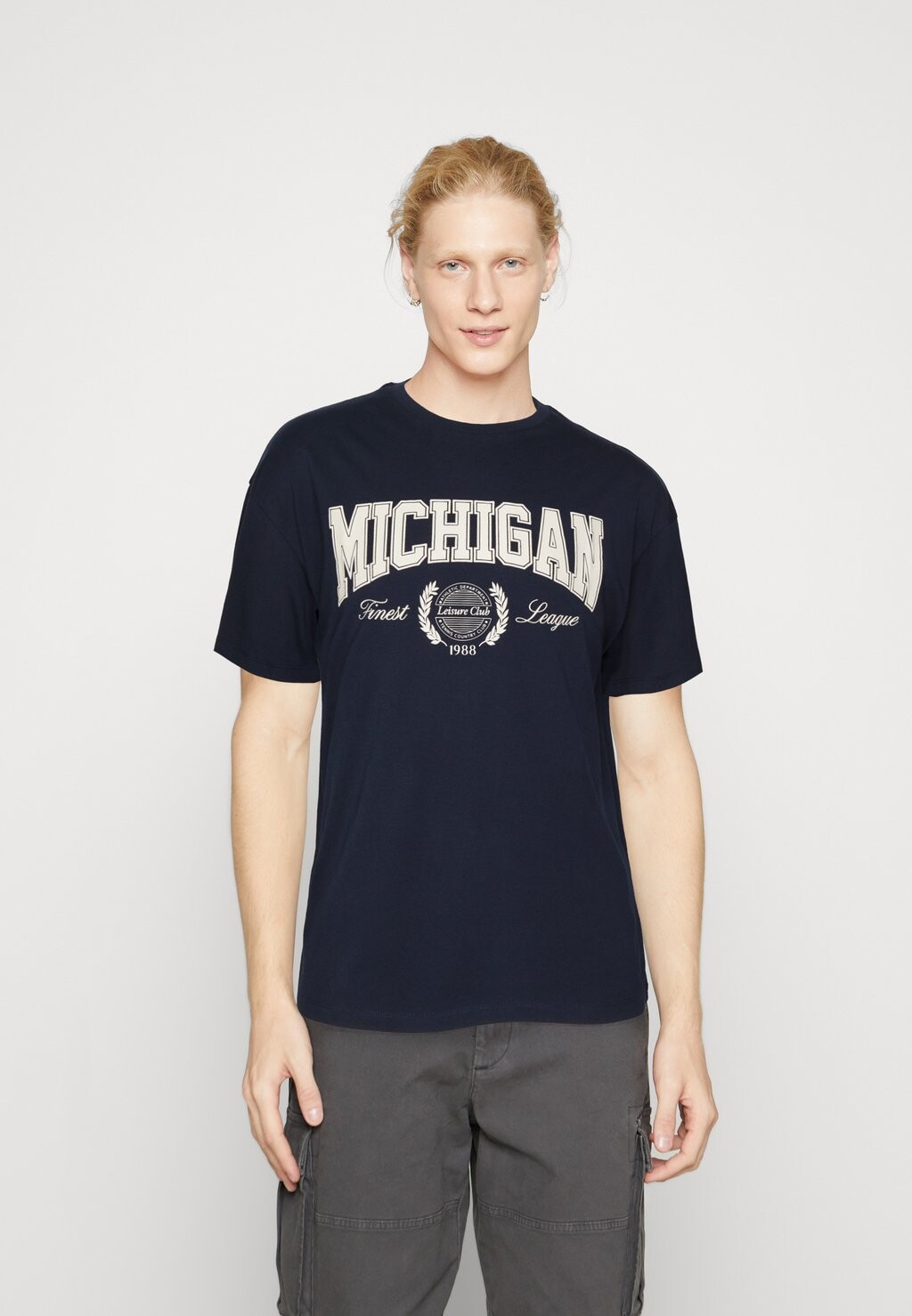

Футболка с принтом JORBRADLEY MITCH TEE CREW NECK Jack & Jones, цвет navy blazer