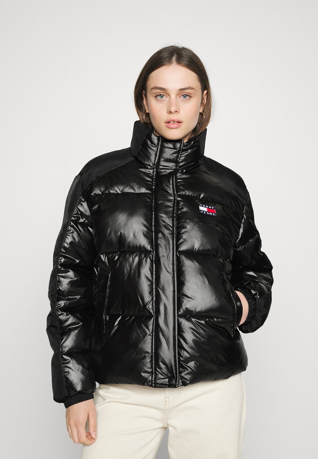 

Зимняя куртка Tommy Jeans, черный