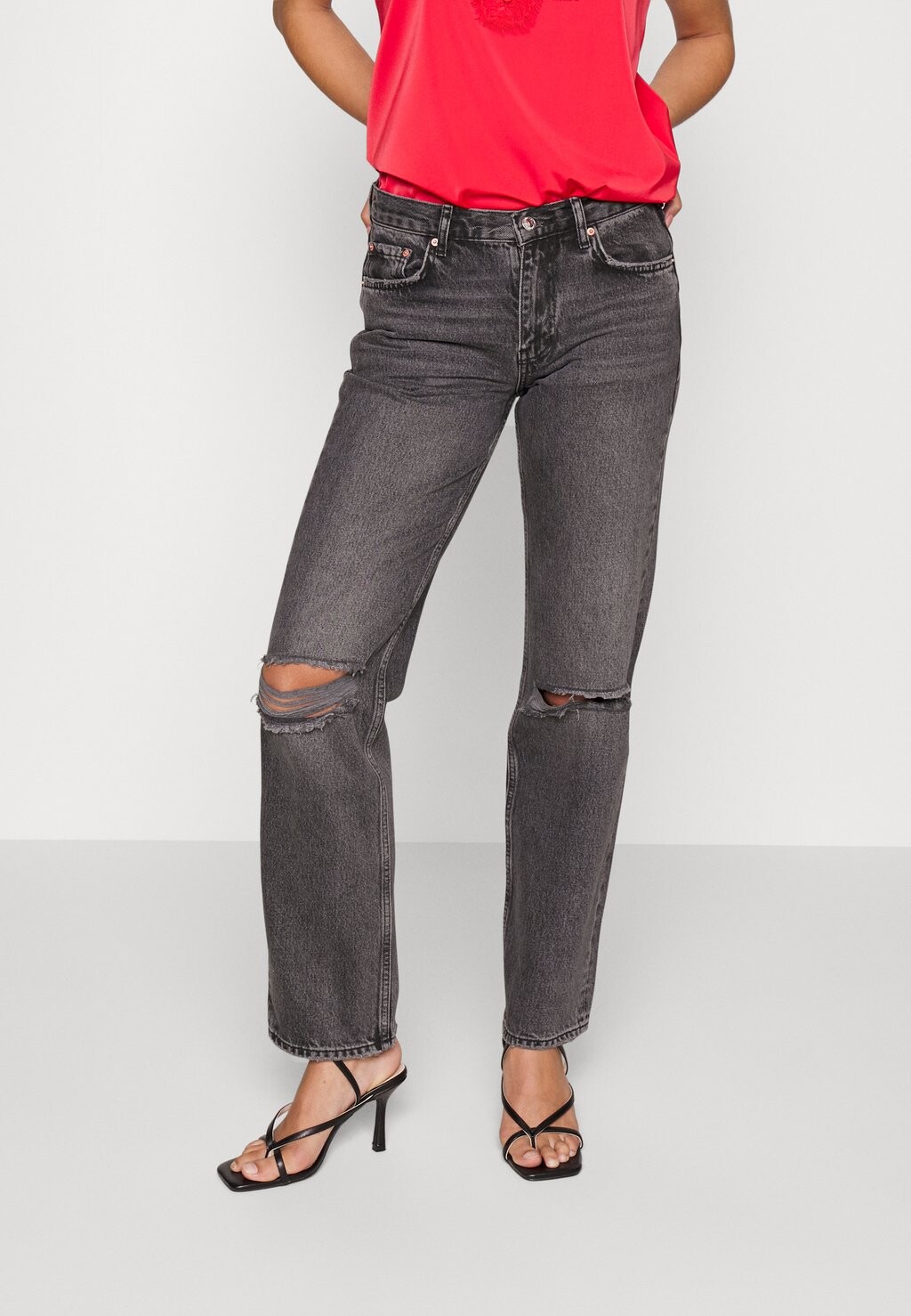 

Джинсы прямого кроя Gina Tricot