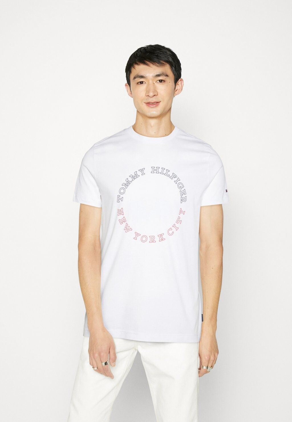 

Футболка с принтом MONOTYPE ROUNDLE TEE Tommy Hilfiger, белый