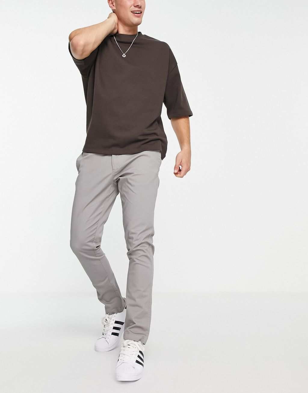 

Серые узкие брюки чинос River Island, Серый