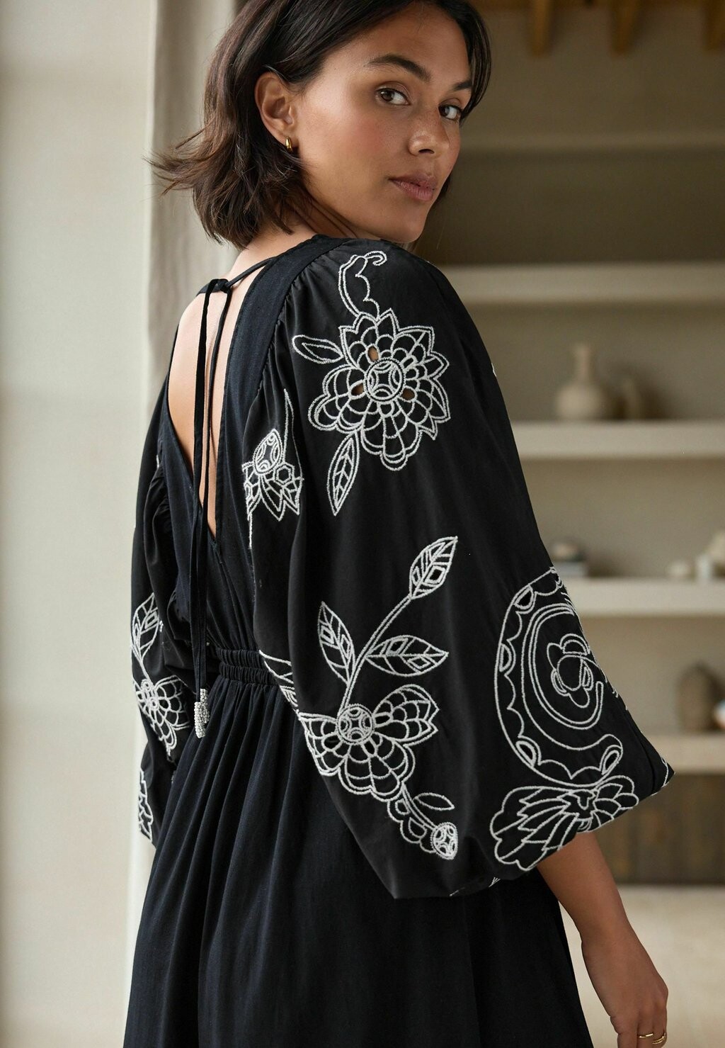 

Платье макси EMBROIDERED SLEEVED- REGULAR FIT Next, черный