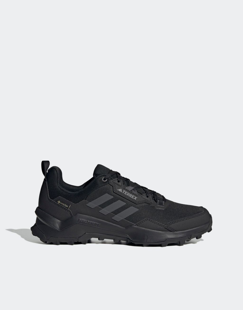 

Черные кроссовки adidas Terex для улицы