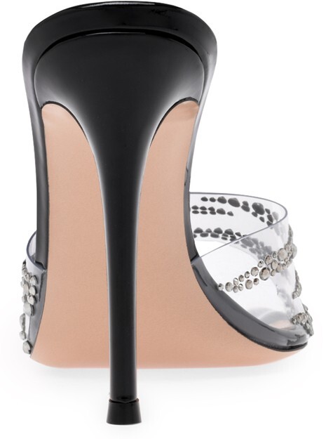 

Рика Мюлес Gianvito Rossi
