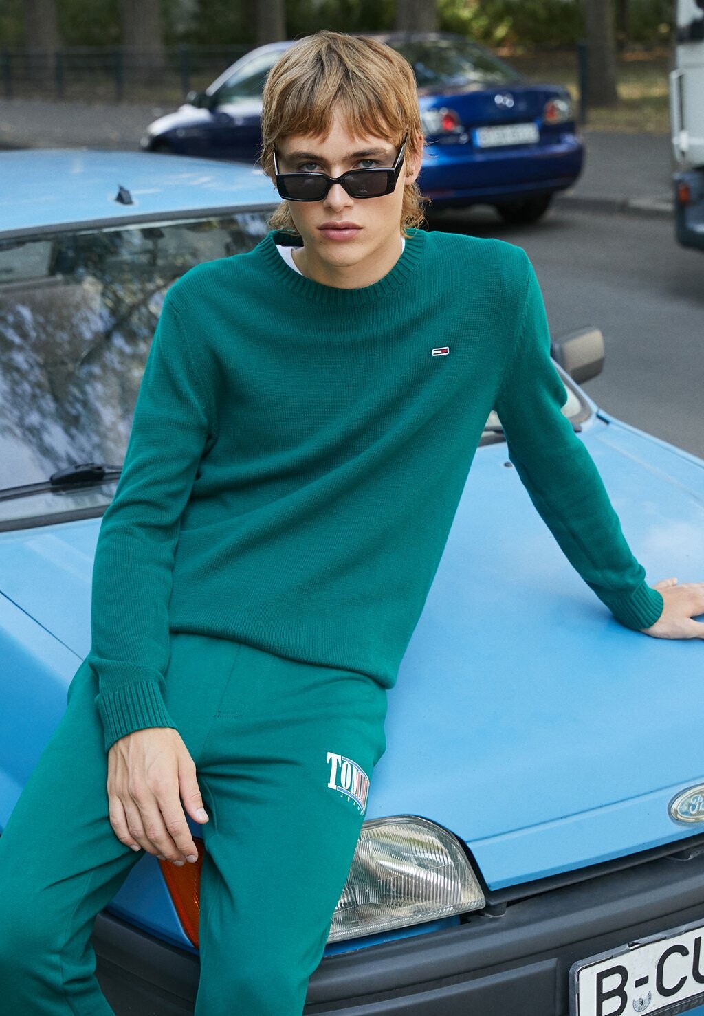 

Свитер Tommy Jeans