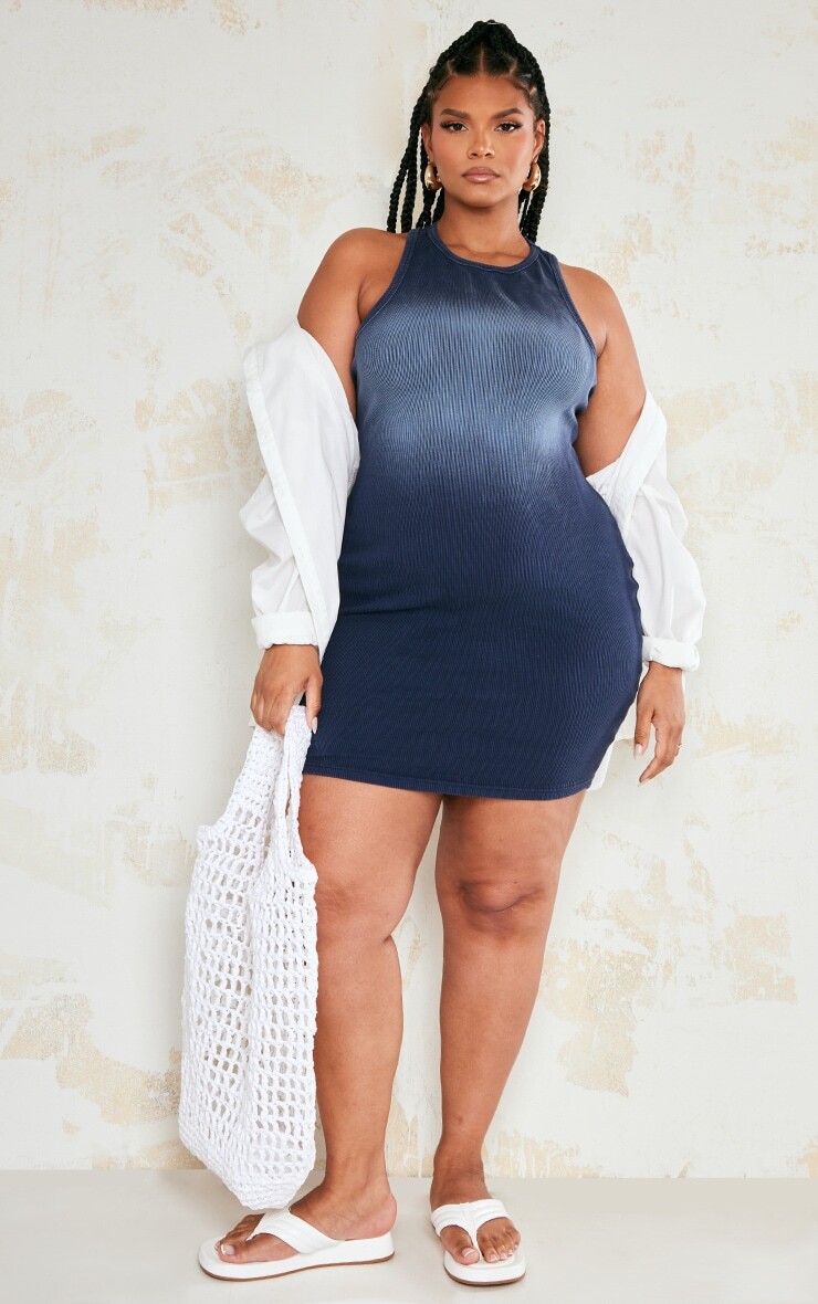 

PrettyLittleThing Синее облегающее платье в рубчик с воротником-борцовкой Plus