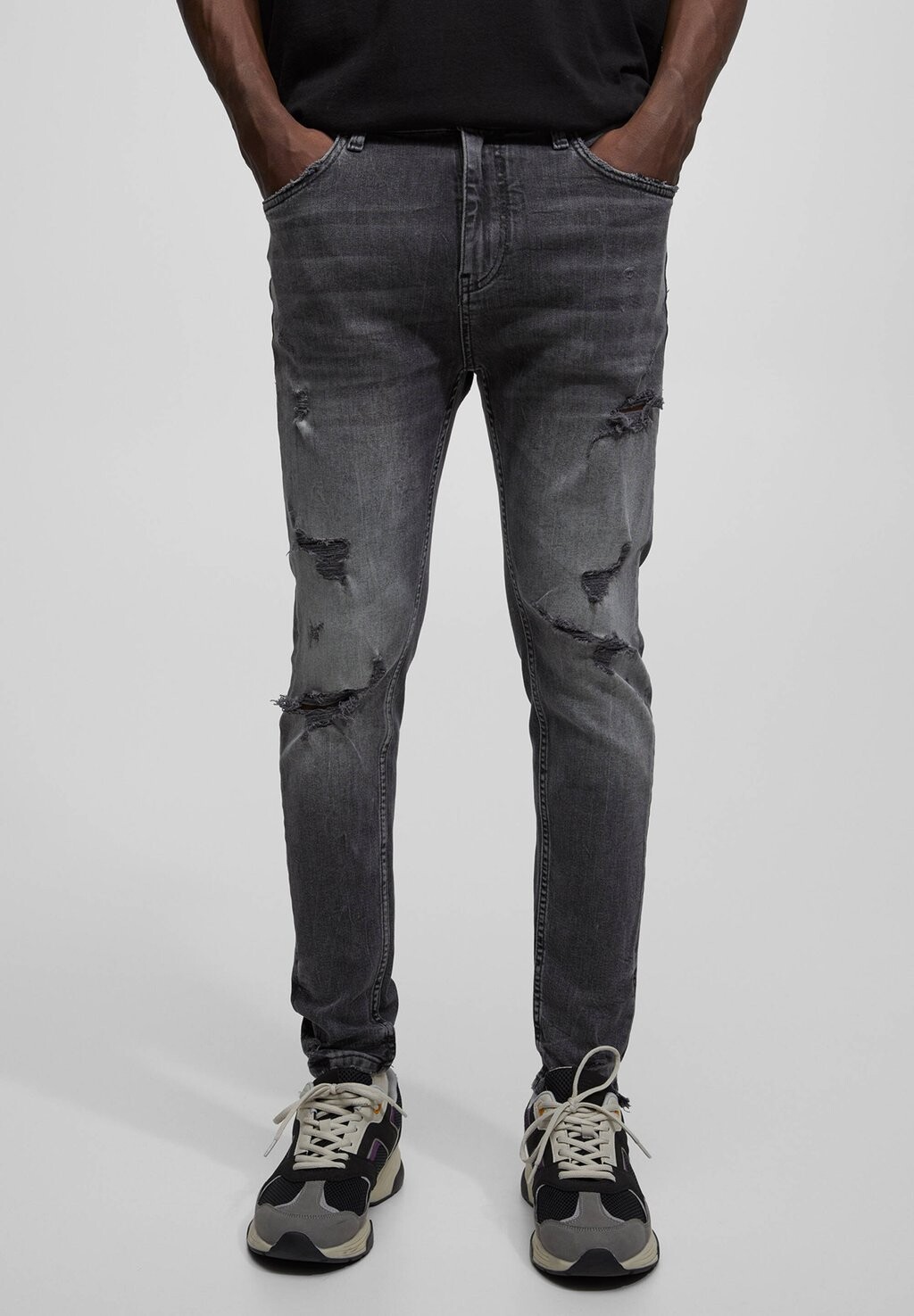 

Зауженные джинсы PULL&BEAR
