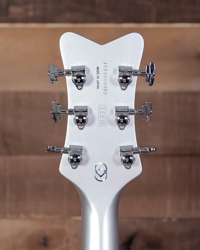 

Электрогитара Gretsch G6136T-140 PRO 140TH FALCON, Two-Tone Stone Platinum/Pure Platinum