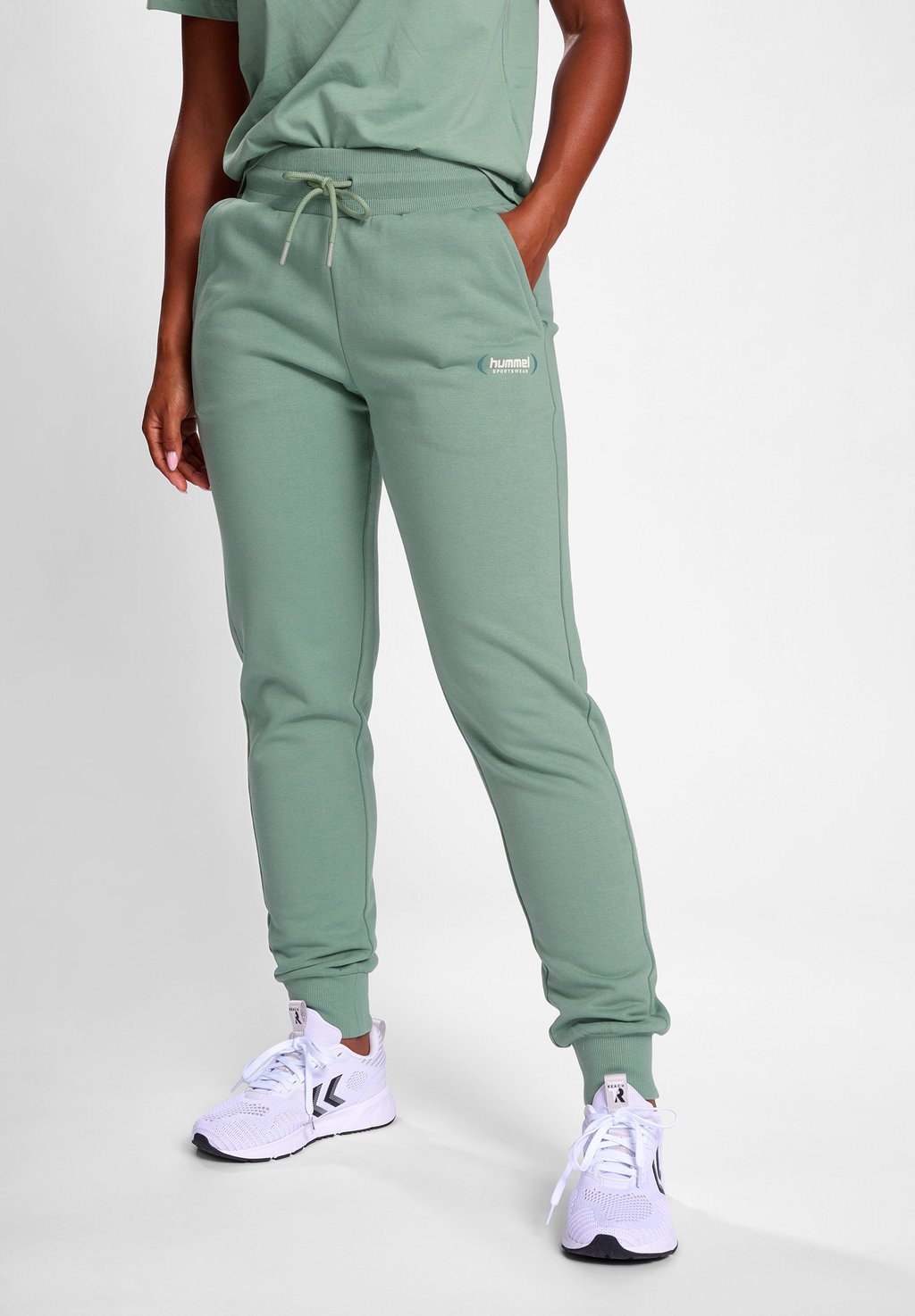 короткие спортивные брюки mejse hummel цвет chinois green Брюки для бега PAOLA Hummel, цвет chinois green