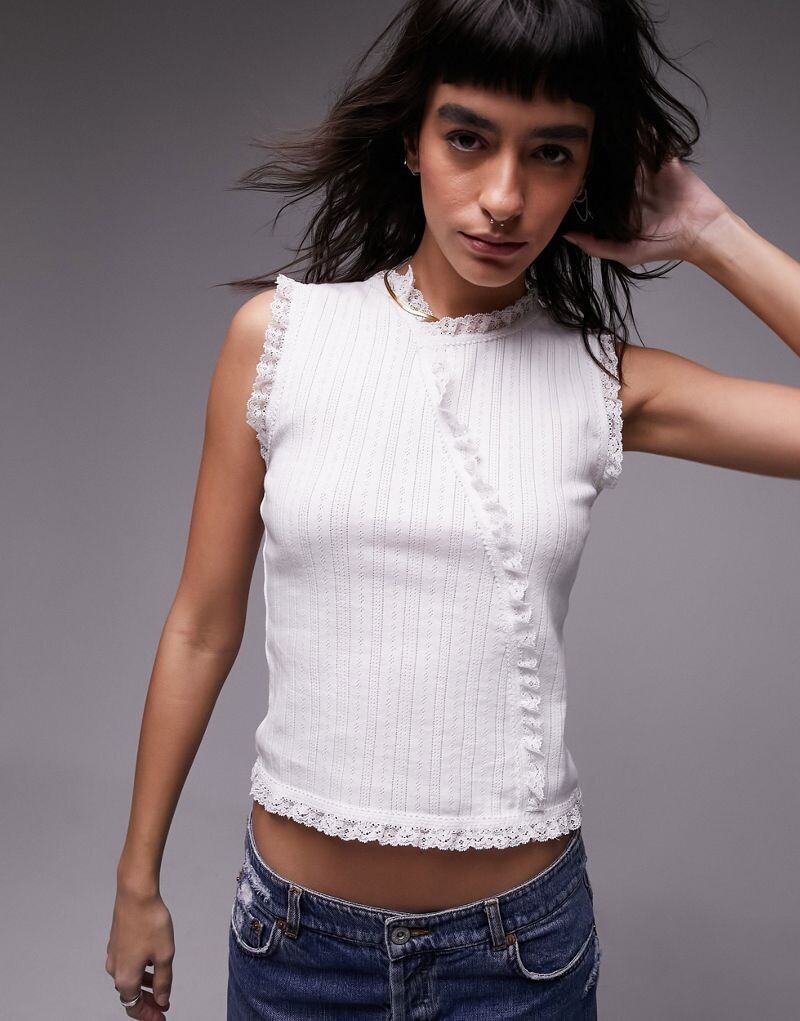 

Topshop — Белый перфорированный топ без рукавов с рюшами