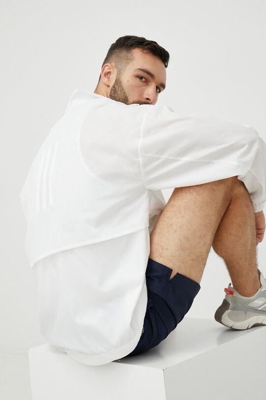

Ветрозащитная куртка Traveer adidas Performance, белый