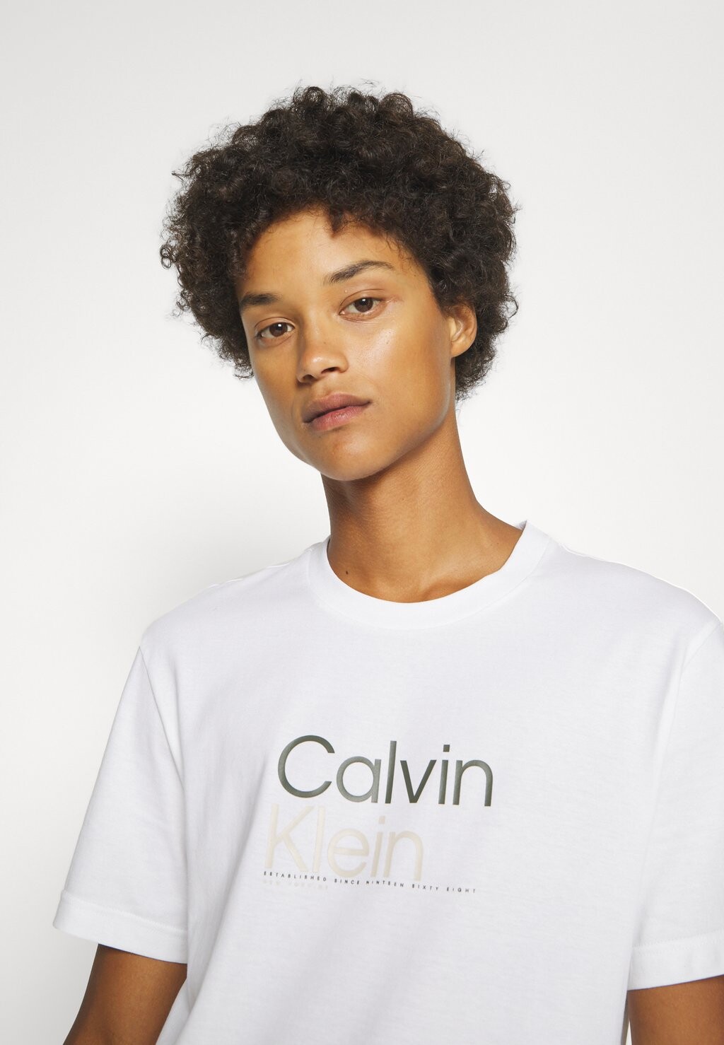 

Футболка с набивным рисунком Logo Calvin Klein, ярко-белая