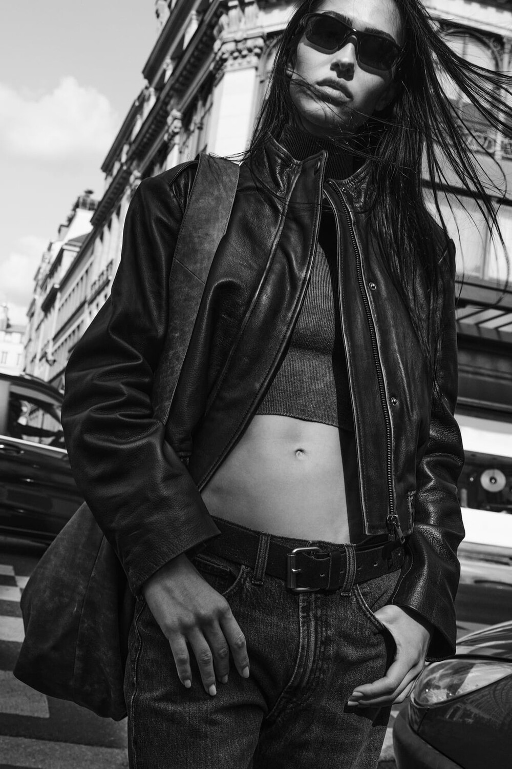 

Потертая кожаная куртка ZARA, коричневый