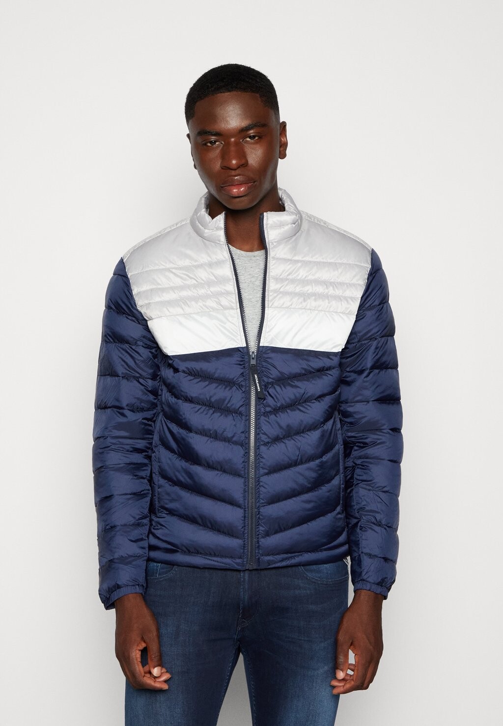 

Куртка демисезонная Jack & Jones